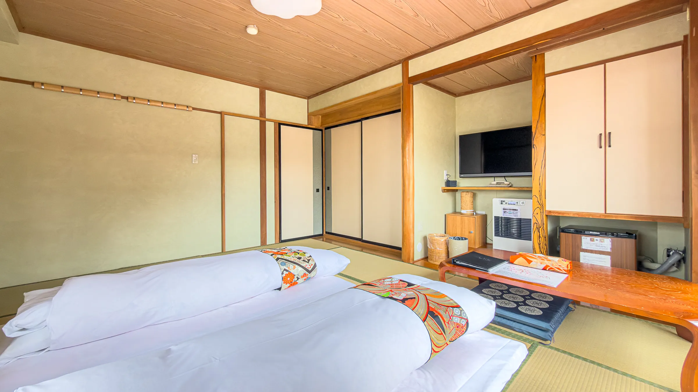 hotel-elizabeth-nozawa-onsen-compact-japanese-room-4