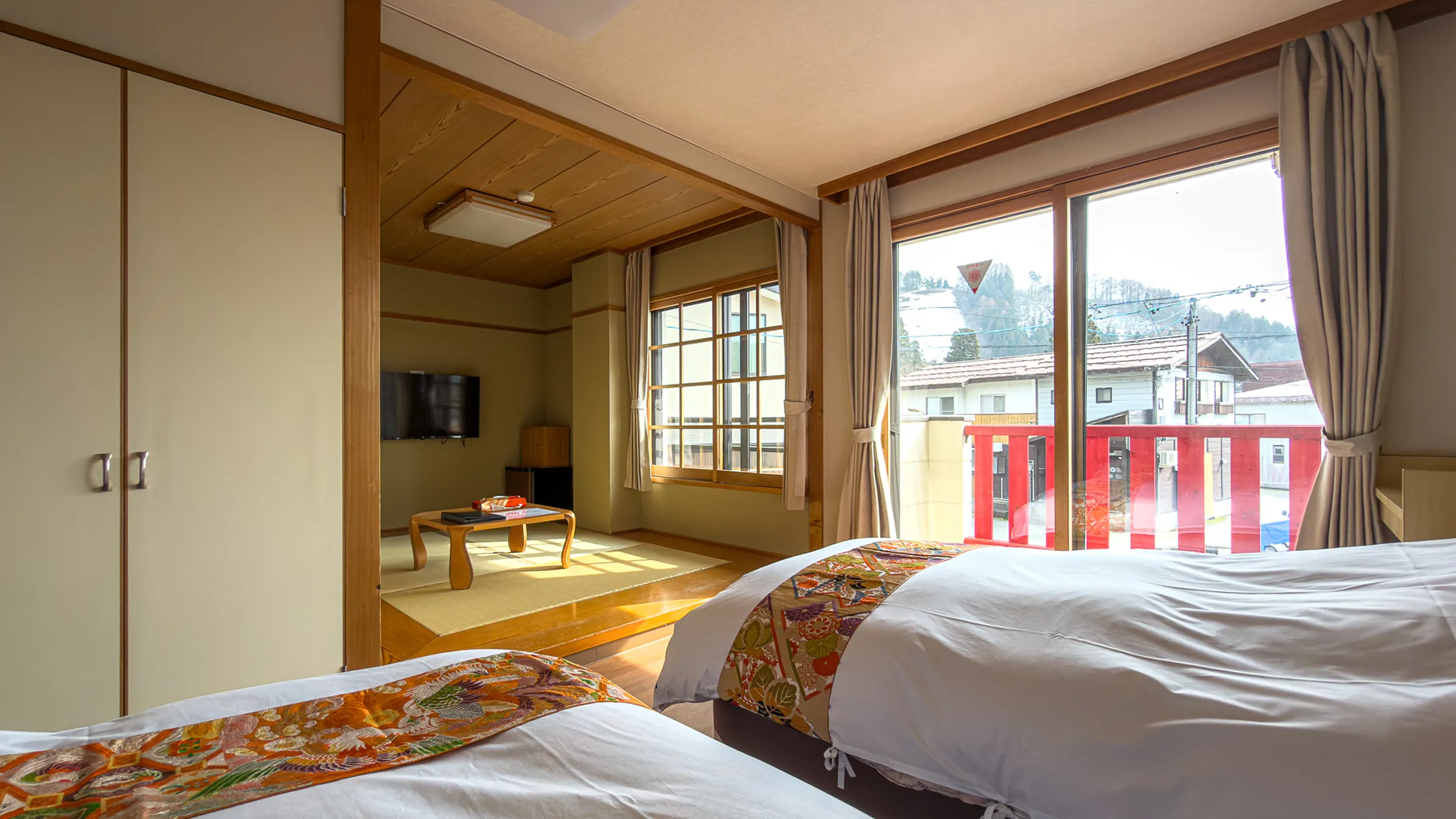 hotel-elizabeth-nozawa-onsen-deluxe-japanese-twin-room-1