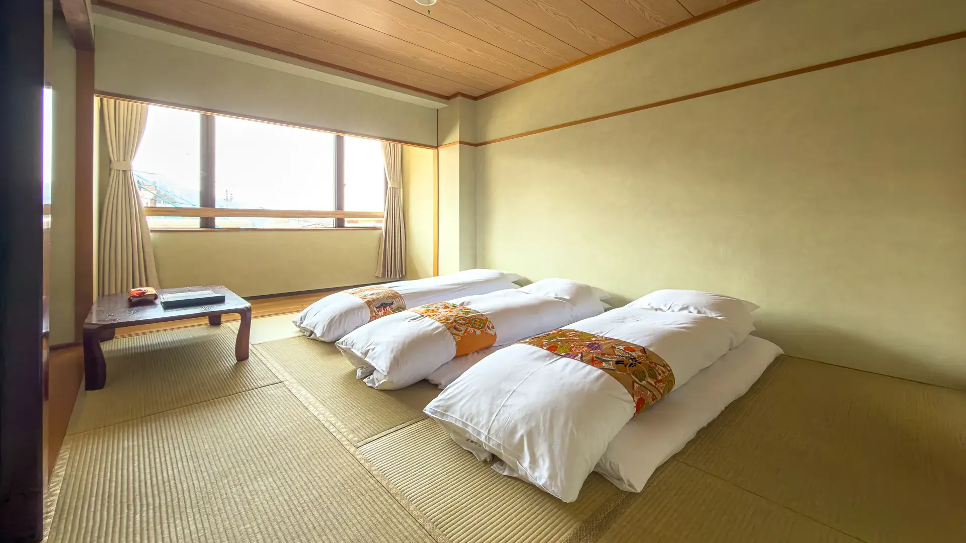 hotel-elizabeth-nozawa-onsen-standard-japanese-room-1