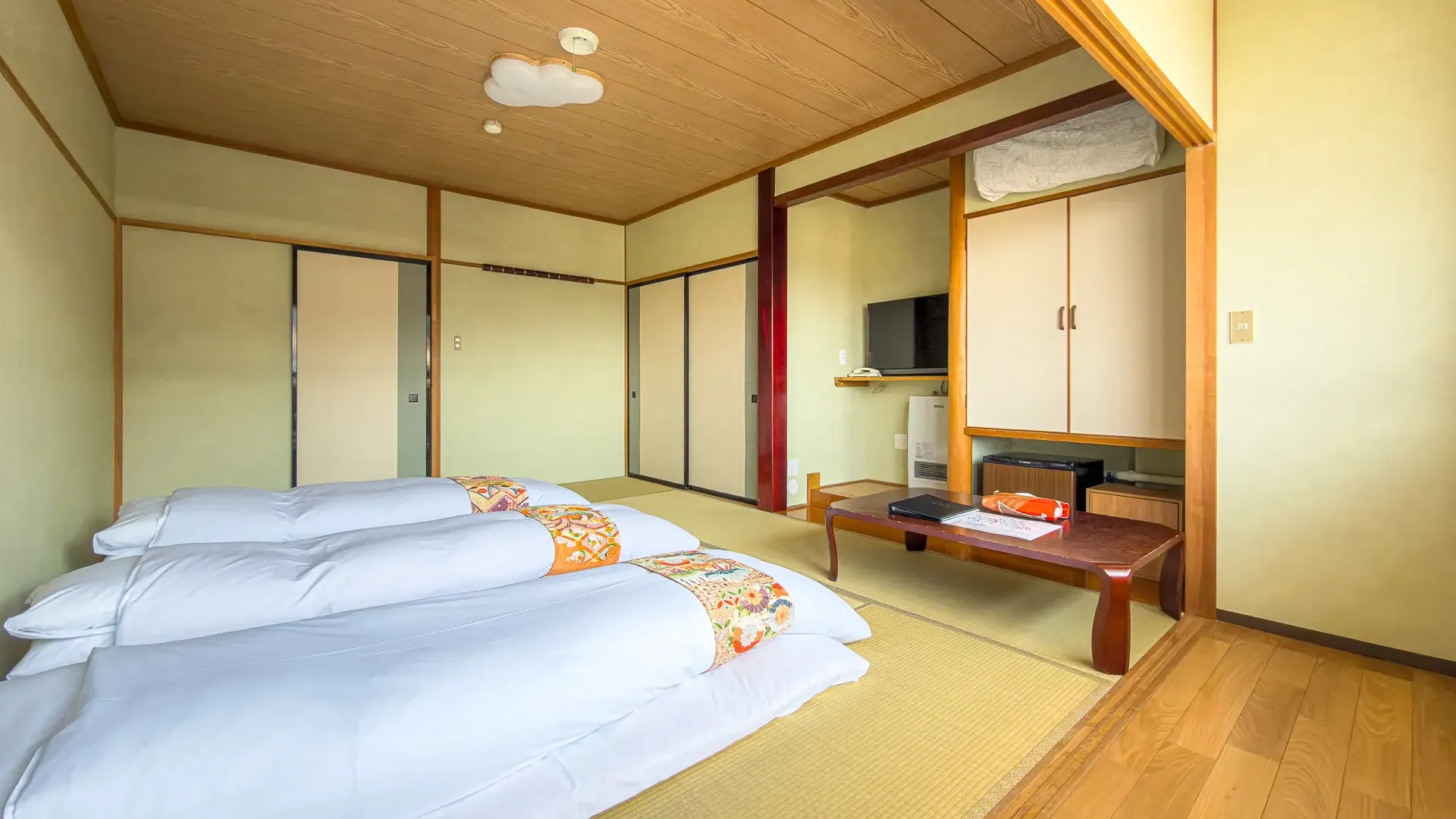hotel-elizabeth-nozawa-onsen-standard-japanese-room-2