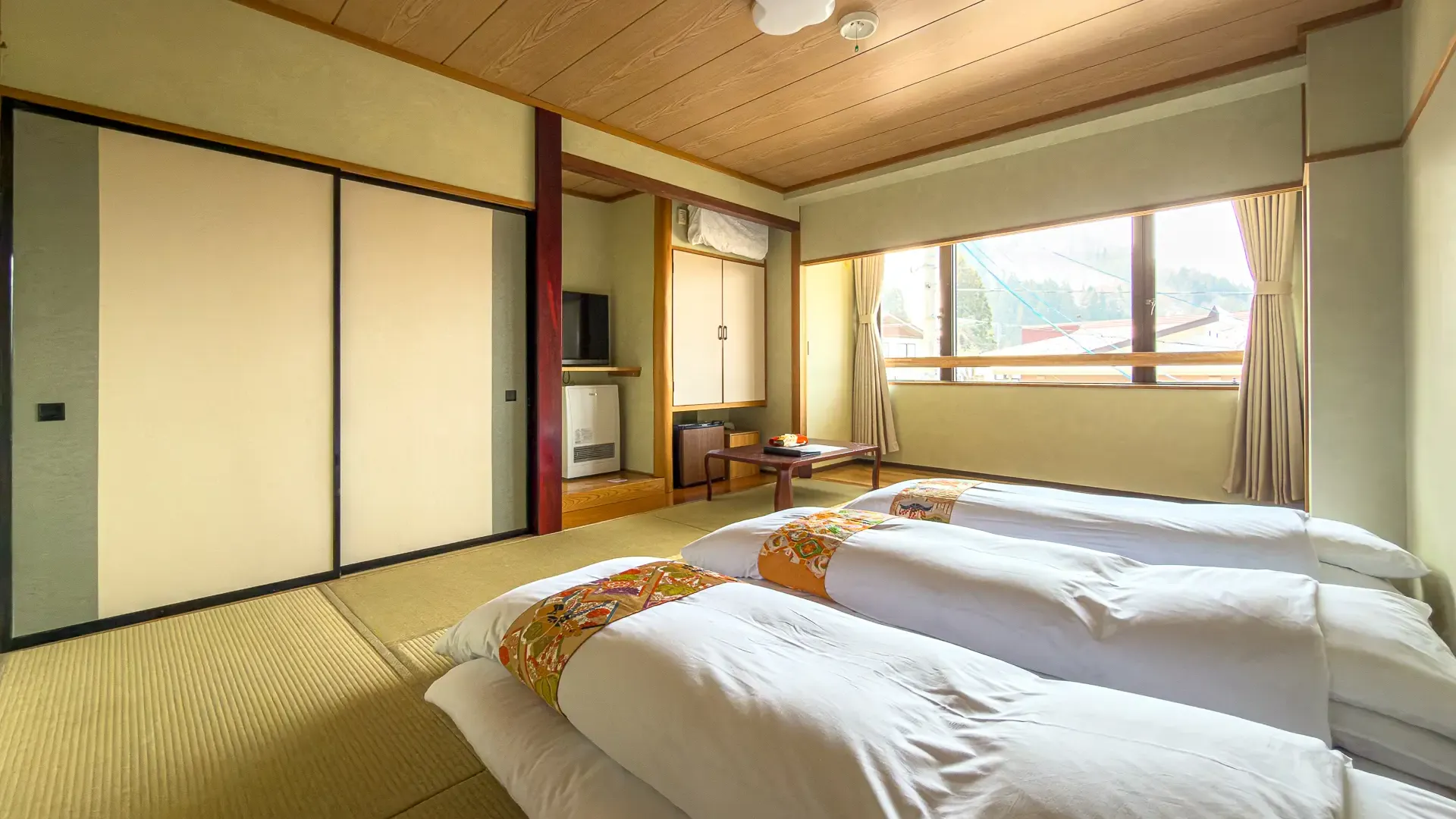hotel-elizabeth-nozawa-onsen-standard-japanese-room-3