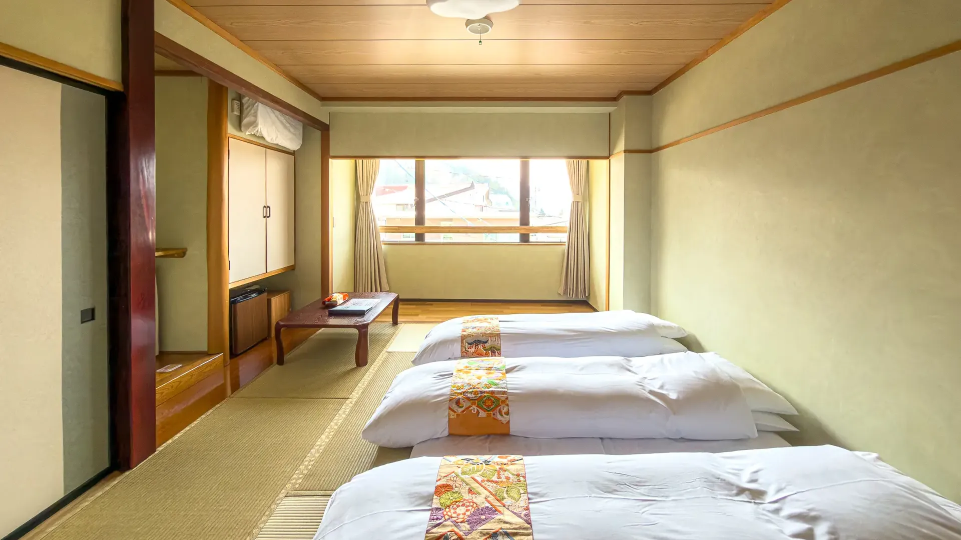 hotel-elizabeth-nozawa-onsen-standard-japanese-room-4