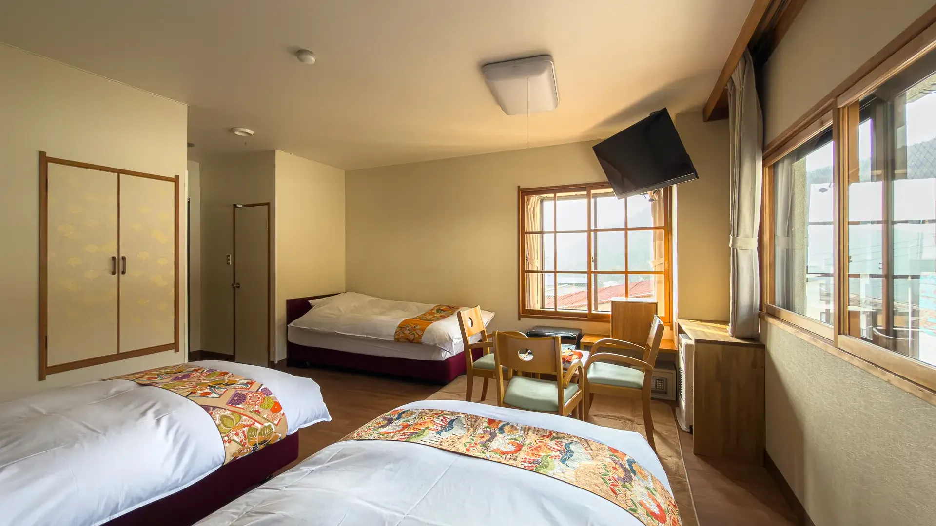 hotel-elizabeth-nozawa-onsen-triple-room-2