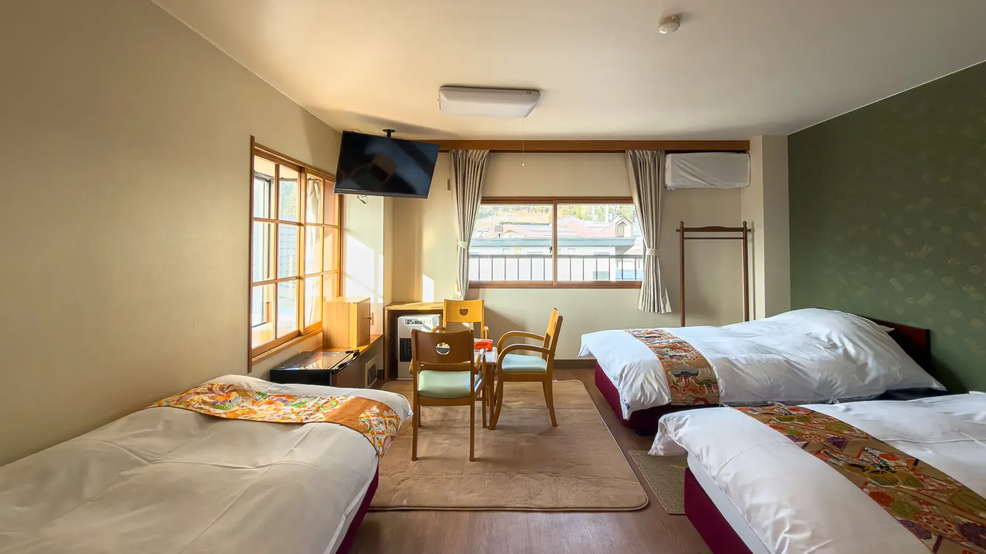 hotel-elizabeth-nozawa-onsen-triple-room-4